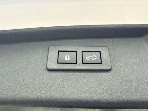 Used 2022 Subaru Outback Touring XT AWD/4WD image 17