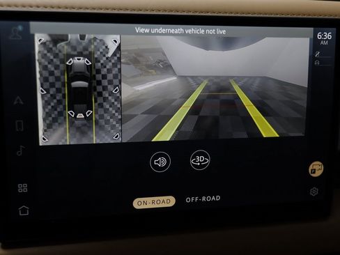 Used 2025 Land Rover Defender 110 X-Dynamic SE image 9