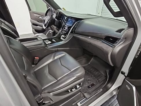 Used 2019 Cadillac Escalade ESV Platinum image 42
