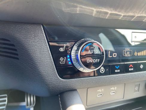 New 2026 Mitsubishi Outlander SEL AWD/4WD image 29