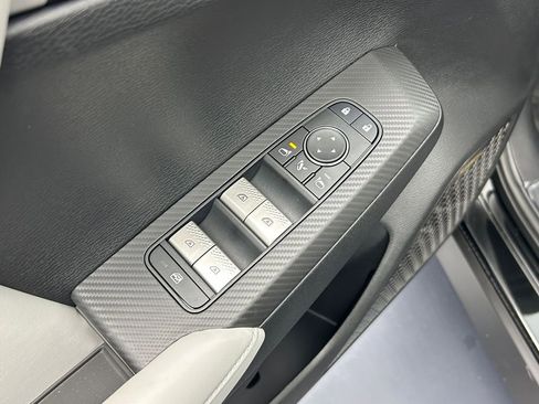 New 2026 Mitsubishi Outlander SE image 17