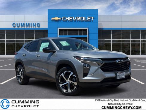 Used 2024 Chevrolet Trax RS w/ Sunroof Package FWD image 1