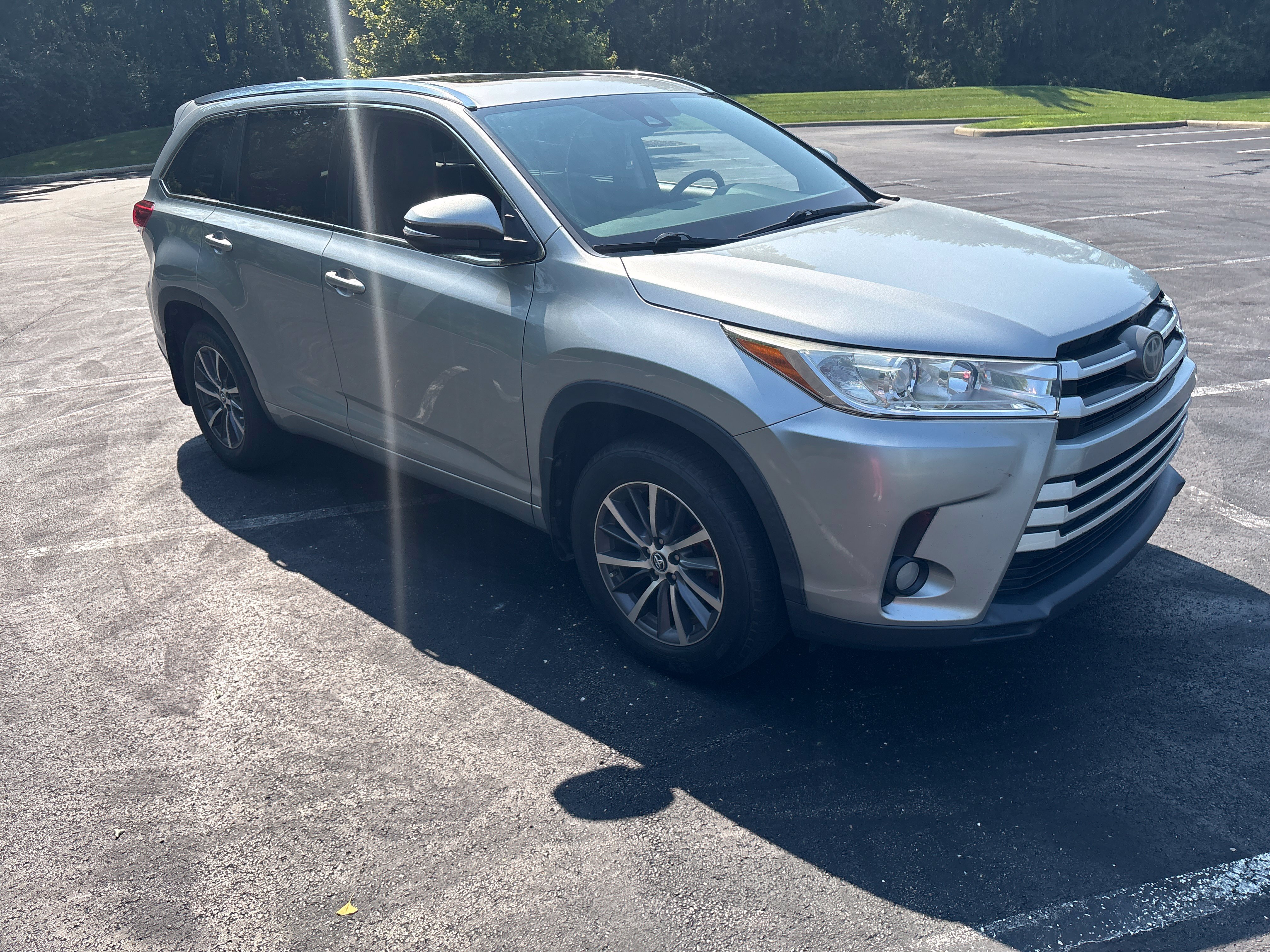 Used 2017 Toyota Highlander XLE AWD/4WD image 20