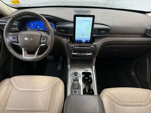 Used 2020 Ford Explorer Platinum w/ Premium Technology Package image 21