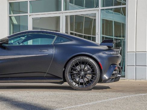 Used 2023 Aston Martin V8 Vantage Coupe image 14