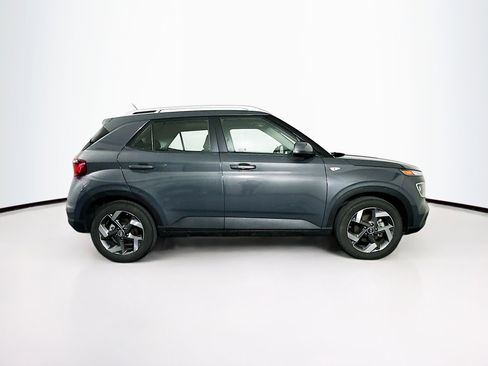 Used 2025 Hyundai Venue SEL image 10