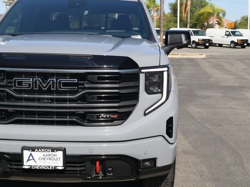 Used 2025 GMC Sierra 1500 AT4 w/ AT4 Premium Package AWD/4WD image 8