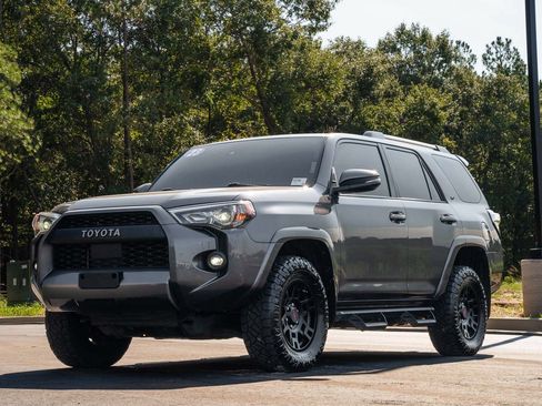 Used 2023 Toyota 4Runner SR5 Premium w/ Moonroof Package AWD/4WD image 3