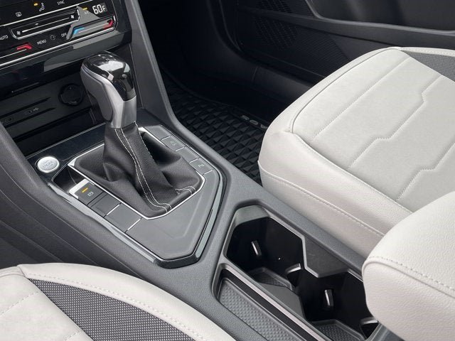 New 2025 Volkswagen Taos SE FWD image 29
