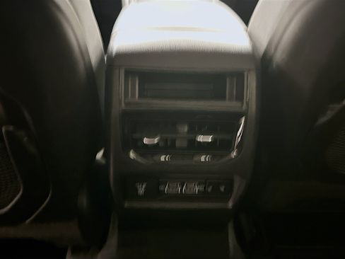 Used 2023 Jeep Grand Cherokee Limited AWD/4WD image 28