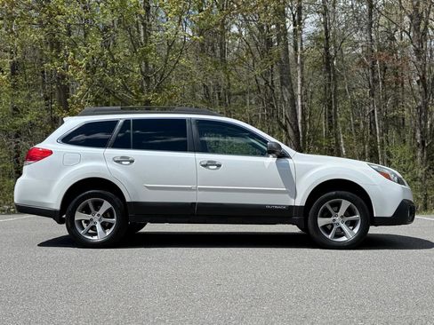 Used 2014 Subaru Outback 2.5i Limited AWD/4WD image 5