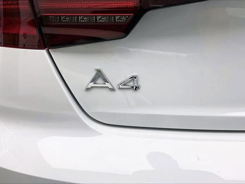 Used 2021 Audi A4 2.0T Premium image 33