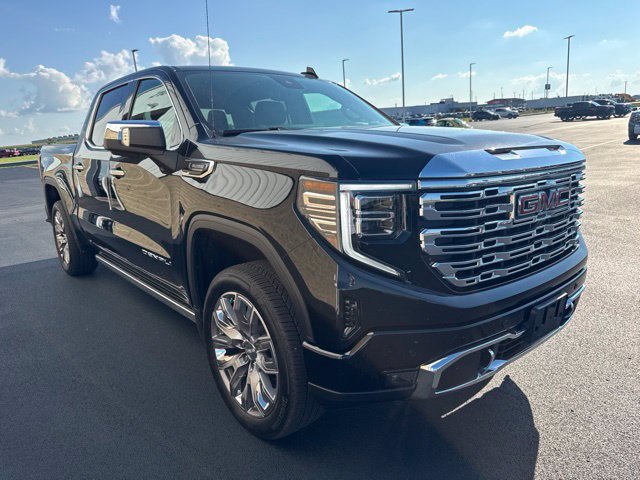 Used 2023 GMC Sierra 1500 Denali w/ Denali Reserve Package AWD/4WD image 5