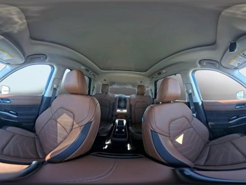 New 2025 Nissan Pathfinder Platinum image 15