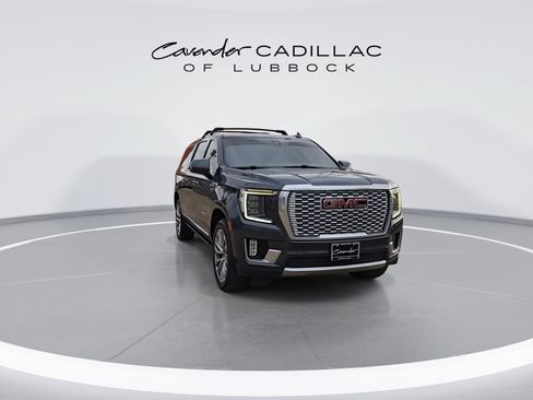 Used 2021 GMC Yukon XL Denali w/ Denali Premium Package AWD/4WD image 2