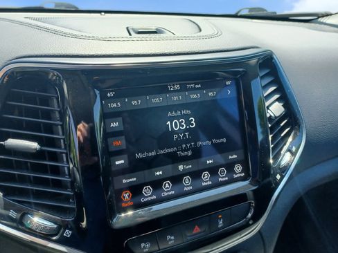Used 2021 Jeep Cherokee Limited w/ Mopar Interior Package AWD/4WD image 10