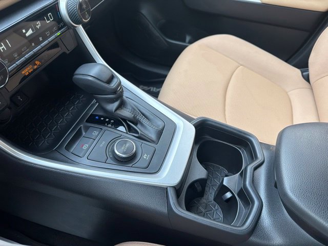 Used 2020 Toyota RAV4 LE w/ All Weather Liner Package AWD/4WD image 34