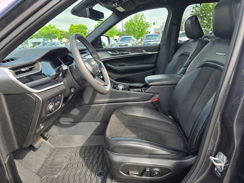 Used 2023 Jeep Grand Cherokee Trailhawk w/ Advanced Protech Group II AWD/4WD image 21