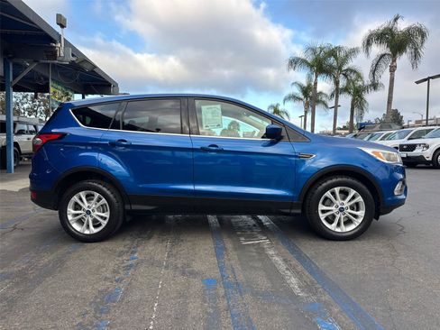 Used 2017 Ford Escape SE FWD image 7
