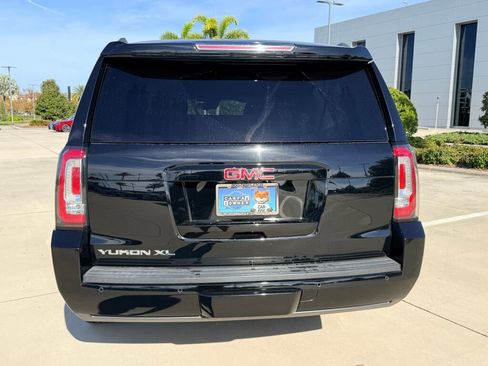 Used 2019 GMC Yukon XL SLE w/ Convenience Package image 10