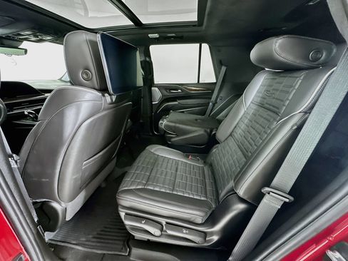 Used 2024 Cadillac Escalade Sport Platinum w/ LPO, Floor Liner Package AWD/4WD image 27