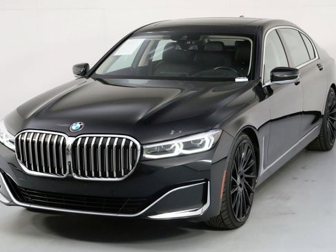 Used 2020 BMW 740i w/ Premium Package image 52