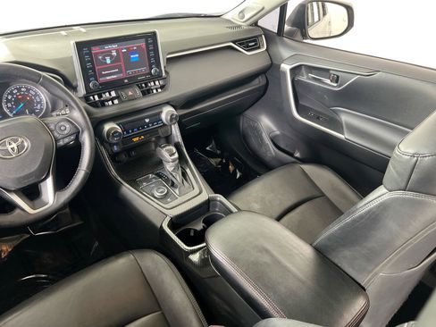 Used 2021 Toyota RAV4 XLE Premium AWD/4WD image 21
