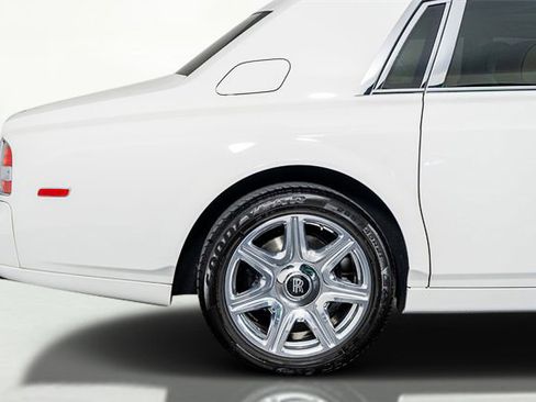 Used 2016 Rolls-Royce Phantom Sedan image 8