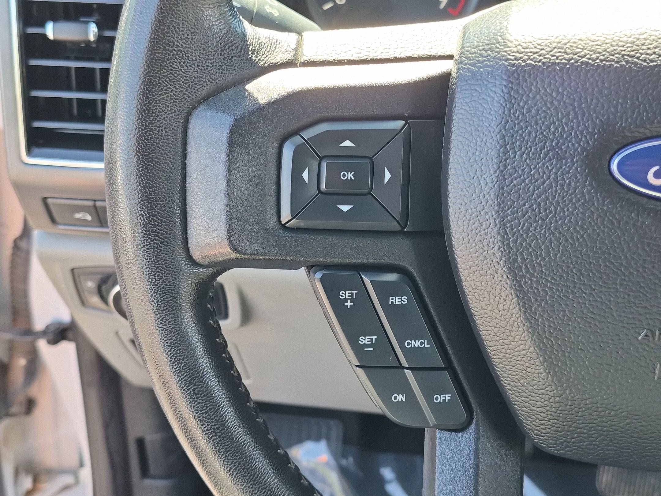 Used 2019 Ford F150 XLT w/ Equipment Group 302A Luxury AWD/4WD image 17