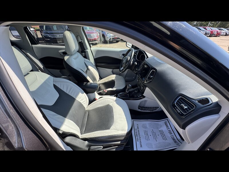 Used 2018 Jeep Compass Limited w/ Navigation Group AWD/4WD image 14