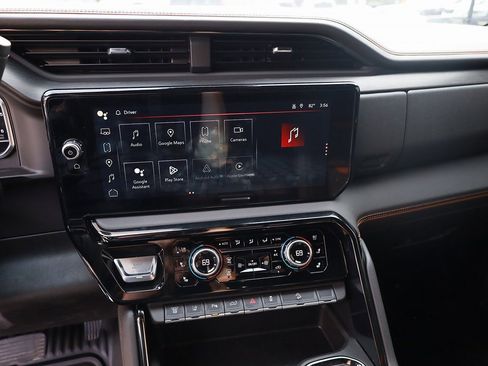 Used 2025 GMC Sierra 3500 AT4 w/ AT4 Premium Plus Package image 16