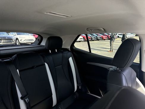 Certified 2025 Buick Envision Sport Touring image 14