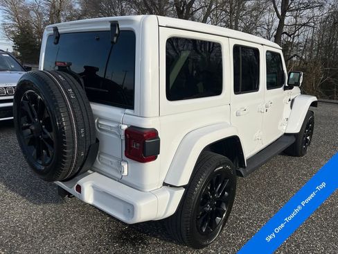 Used 2022 Jeep Wrangler Unlimited Sahara image 22