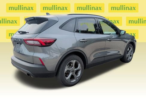 Used 2025 Ford Escape ST-Line FWD image 6
