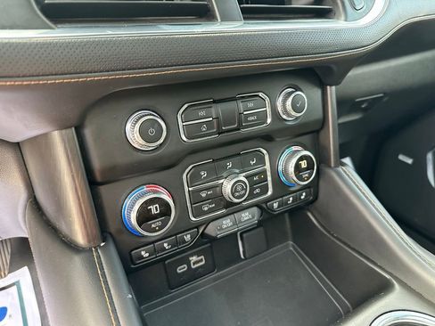 Used 2023 GMC Yukon AT4 AWD/4WD image 38