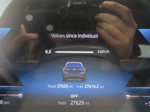 Certified 2025 BMW iX xDrive50 image 32