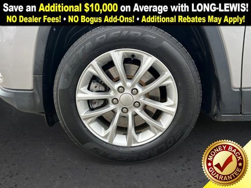 Used 2019 Jeep Cherokee Latitude w/ Popular Appearance Group image 13