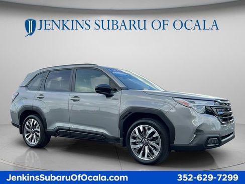 Used 2025 Subaru Forester Touring AWD/4WD image 1