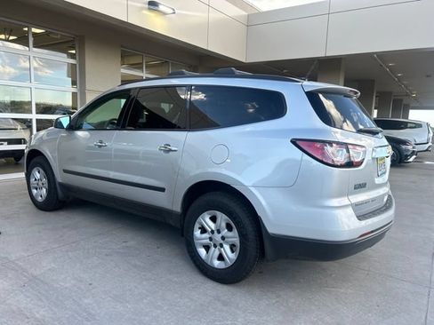 Used 2017 Chevrolet Traverse LS AWD/4WD image 4