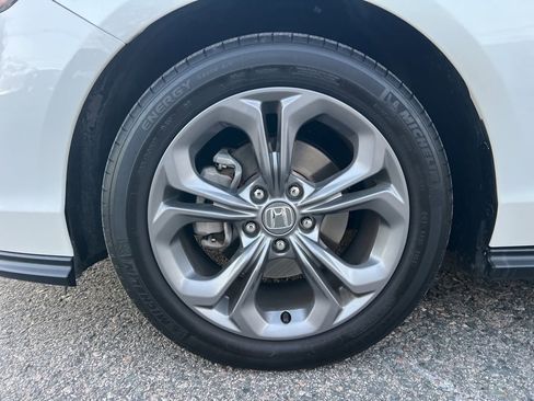 Used 2024 Honda Accord EX image 9
