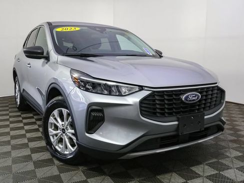 Used 2023 Ford Escape Active w/ Tech Pack #1 AWD/4WD image 3