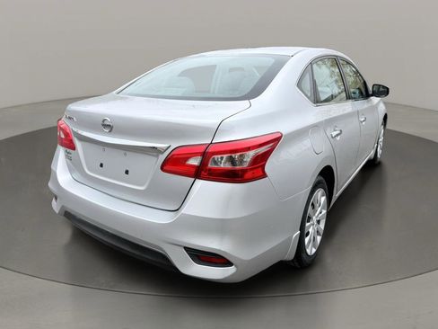 Used 2016 Nissan Sentra S image 6