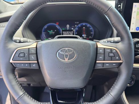 Used 2025 Toyota Grand Highlander AWD Hybrid image 19
