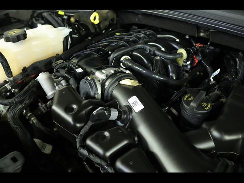 Used 2022 Jeep Grand Cherokee Overland w/ Luxury Tech Group IV image 21