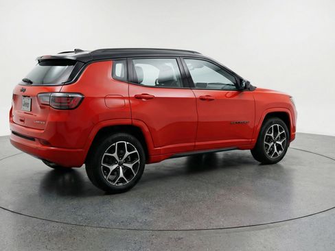 Used 2025 Jeep Compass Limited AWD/4WD image 9