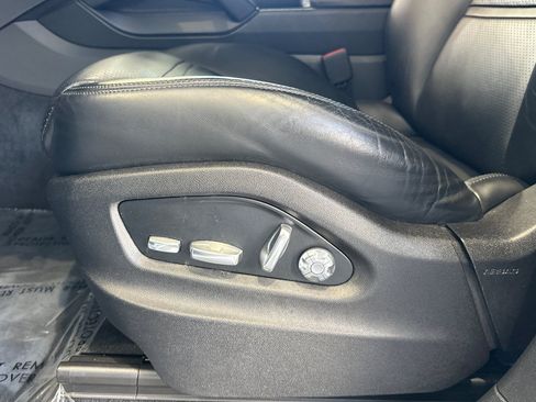 Used 2019 Porsche Cayenne AWD/4WD image 14