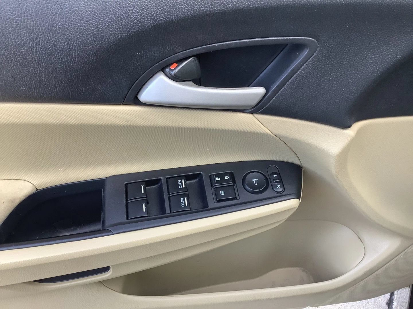 Used 2012 Honda Accord SE image 25