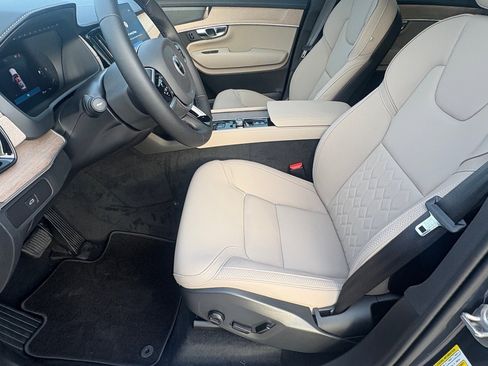 New 2026 Volvo XC90 B6 Plus w/ Protection Package Premier image 17