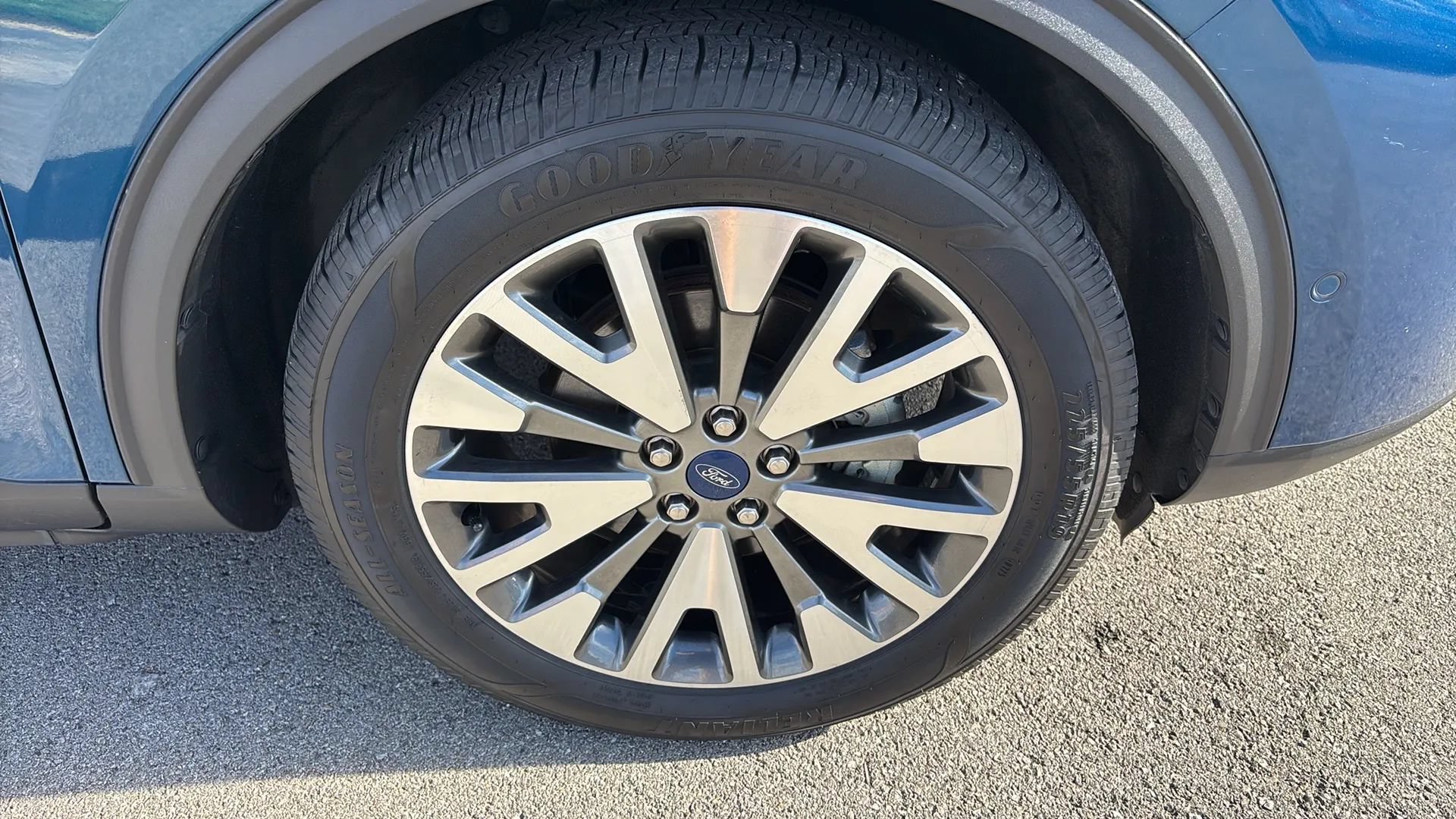 Used 2020 Ford Escape Titanium AWD/4WD image 45