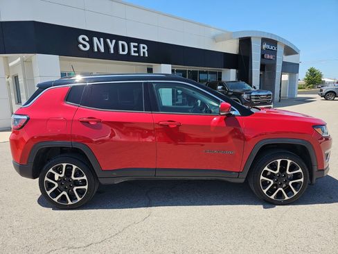 Used 2018 Jeep Compass Limited w/ Navigation Group AWD/4WD image 8